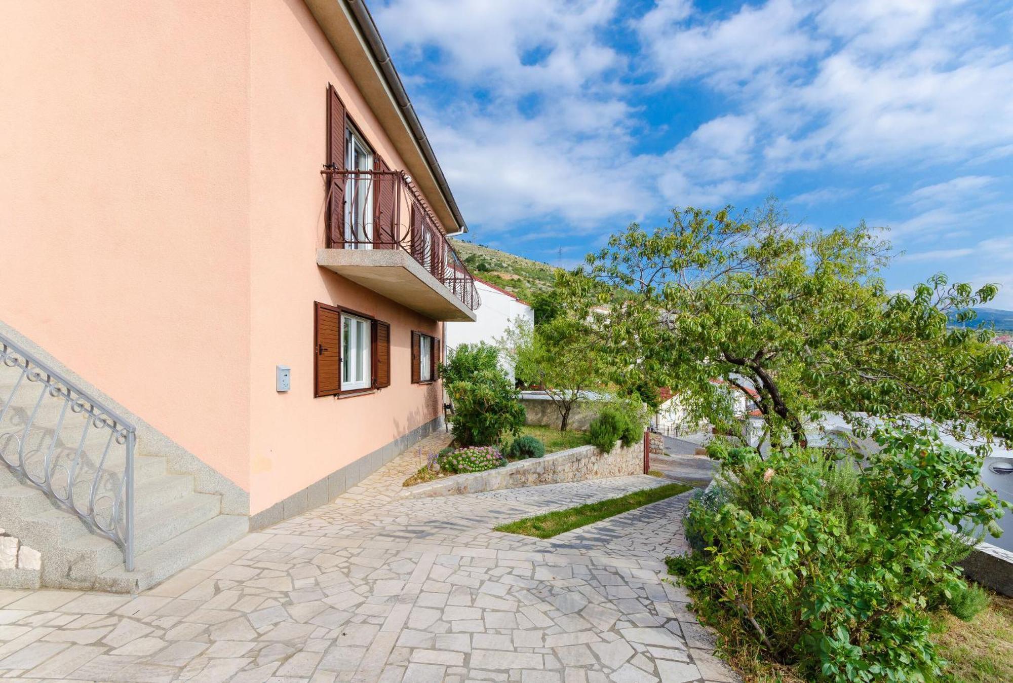 Apartment Milan Сень Экстерьер фото